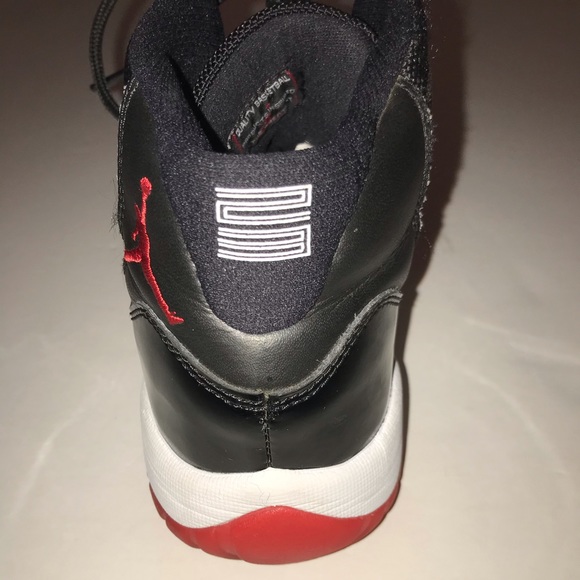 Jordan 11 Retro 2012 Playoffs Bred (GS) Size 4.5Y - Picture 12 of 16